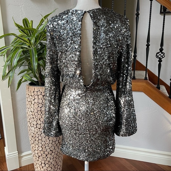 O.P.T. Sequin V-Neck Long Sleeve Rumi Mini Cocktail Dress New! - Picture 6 of 14
